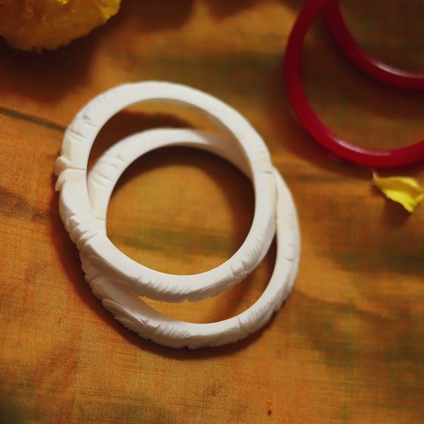 Handcarved Shakha Pola Bangle Pair (2.2 Inch)