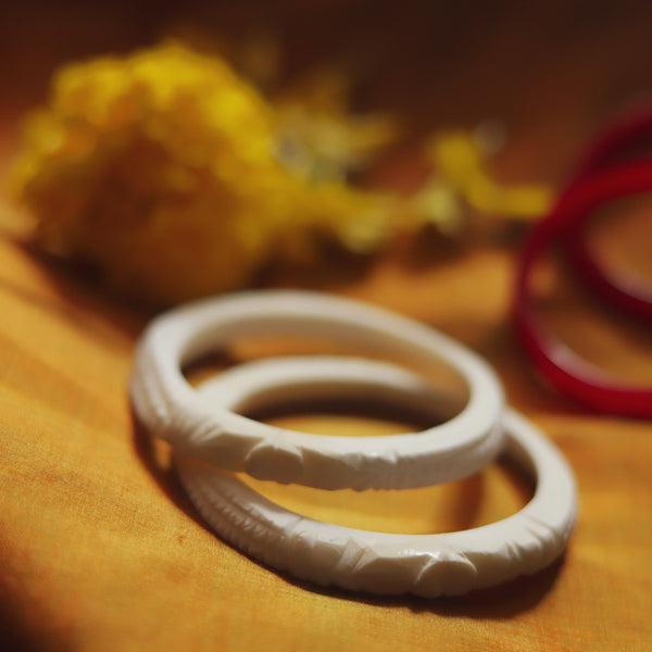 Handcarved Shakha Pola Bangle Pair (2.2 Inch)