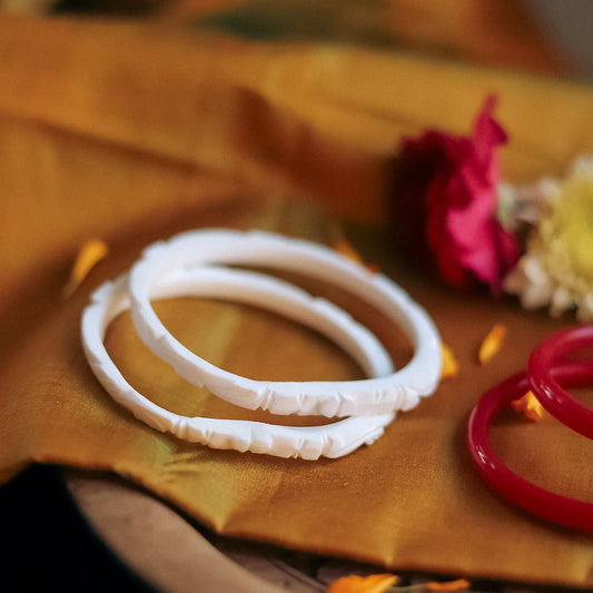 Handcarved Shakha Pola Bangle Pair (2.6 Inch)