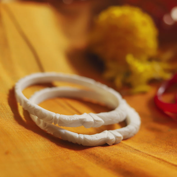 Handcarved Shakha Pola Bangle Pair (2.6 Inch)