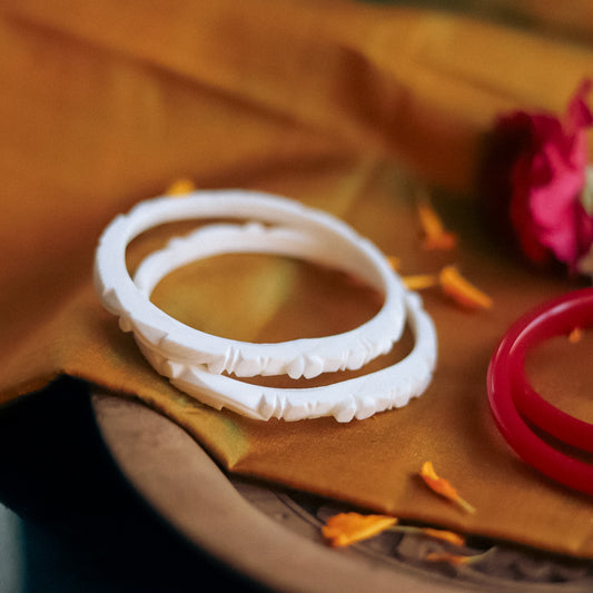 Handcarved Shakha Pola Bangle Pair (2.6 Inch)