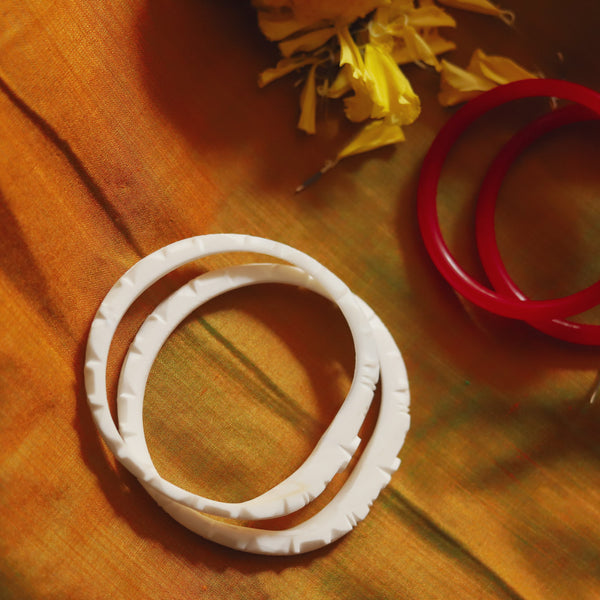 Handcarved Shakha Pola Bangle Pair (2.6 Inch)