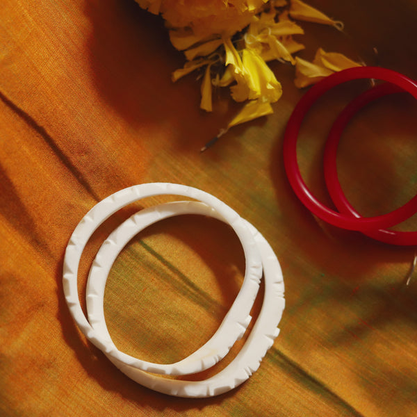 Handcarved Shakha Pola Bangle Pair (2.6 Inch)