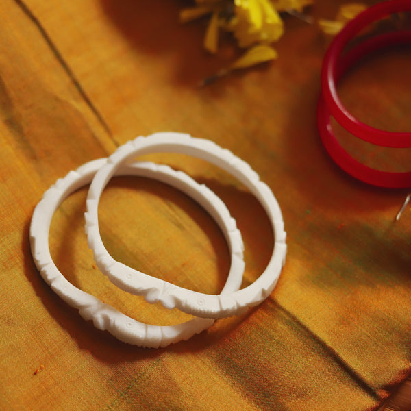 Handcarved Shakha Pola Bangle Pair (2.6 Inch)