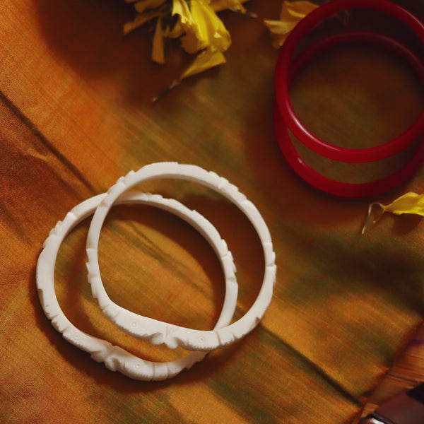 Handcarved Shakha Pola Bangle Pair (2.6 Inch)