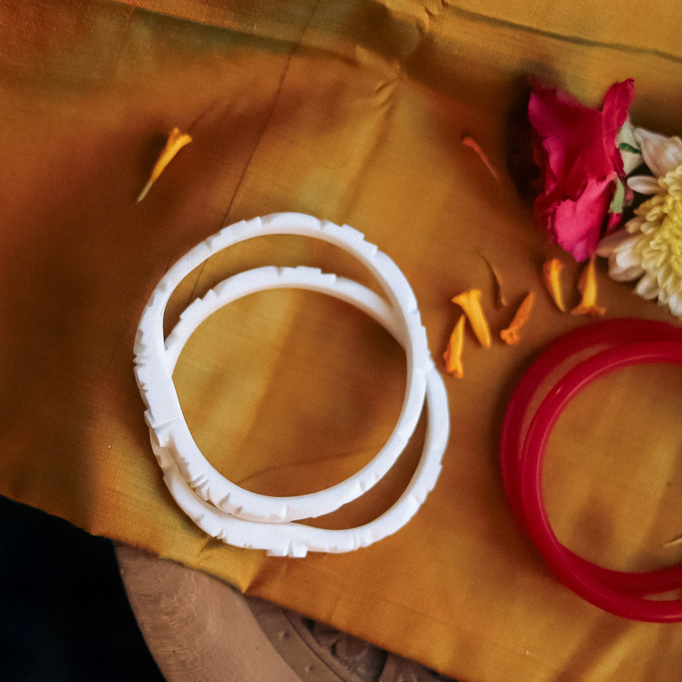 Handcarved Shakha Pola Bangle Pair (2.6 Inch)