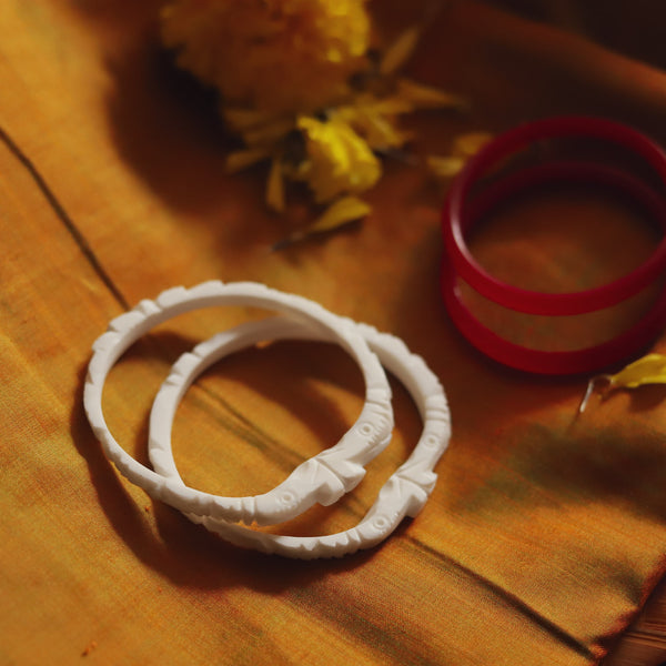 Handcarved Shakha Pola Bangle Pair (2.6 Inch)