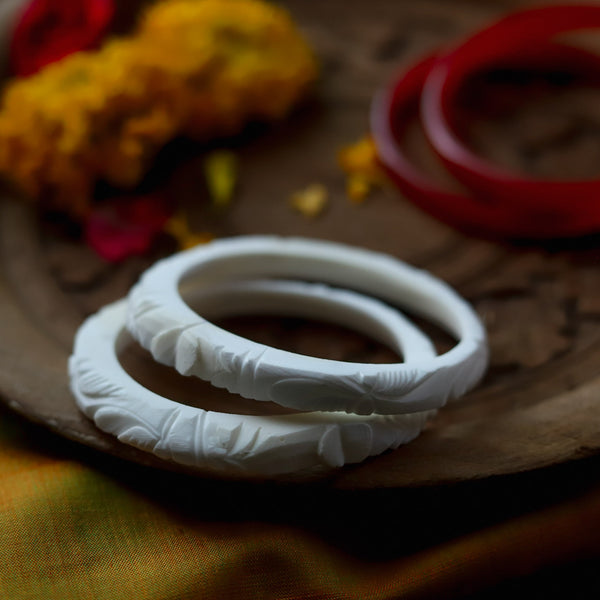 Handcarved Shakha Pola Bangle Pair (2.2 Inch)