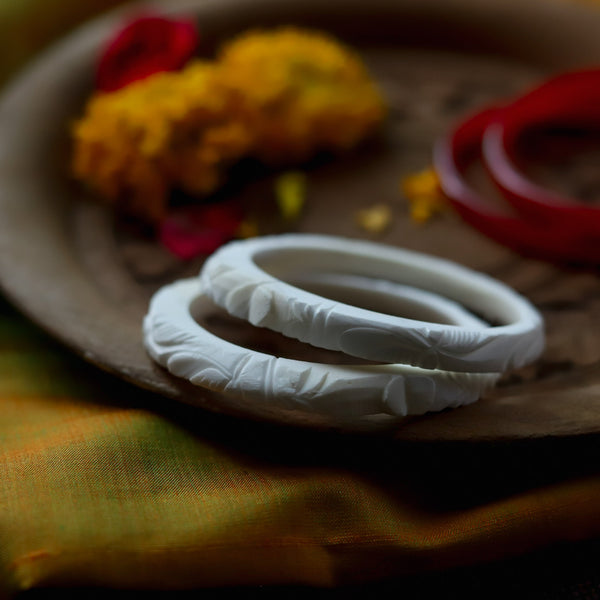 Handcarved Shakha Pola Bangle Pair (2.2 Inch)