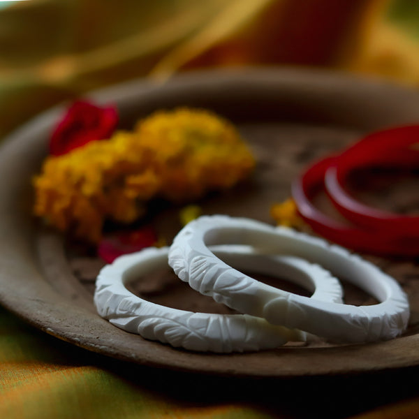 Handcarved Shakha Pola Bangle Pair (2.2 Inch)