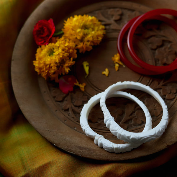 Handcarved Shakha Pola Bangle Pair (2.2 Inch)