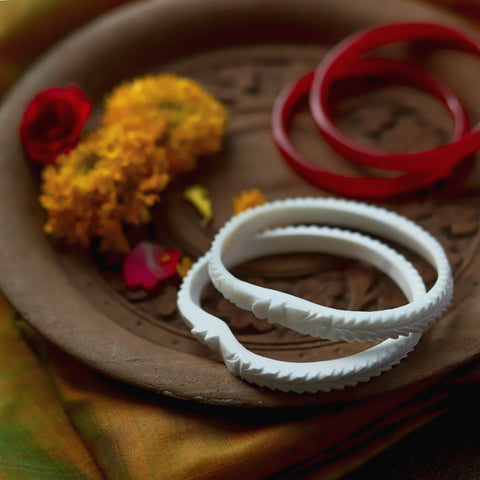 Handcarved Shakha Pola Bangle Pair (2.6 Inch)