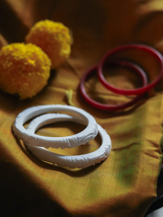 Handcarved Shakha Pola Bangle Pair (2.8 Inch)