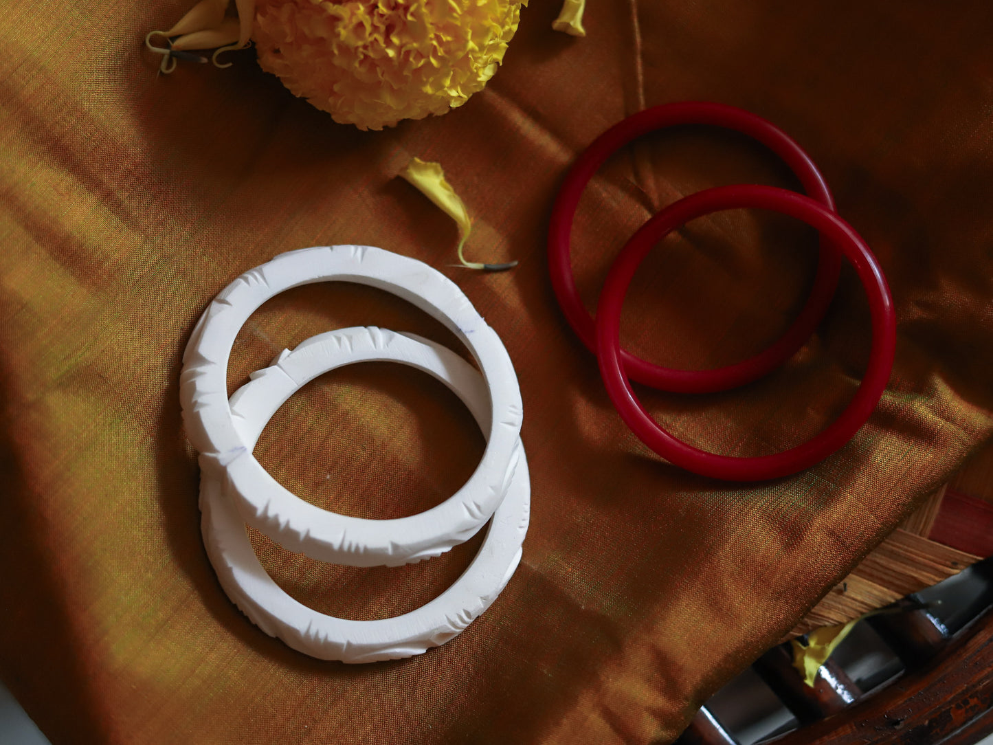 Handcarved Shakha Pola Bangle Pair (2.2 Inch)