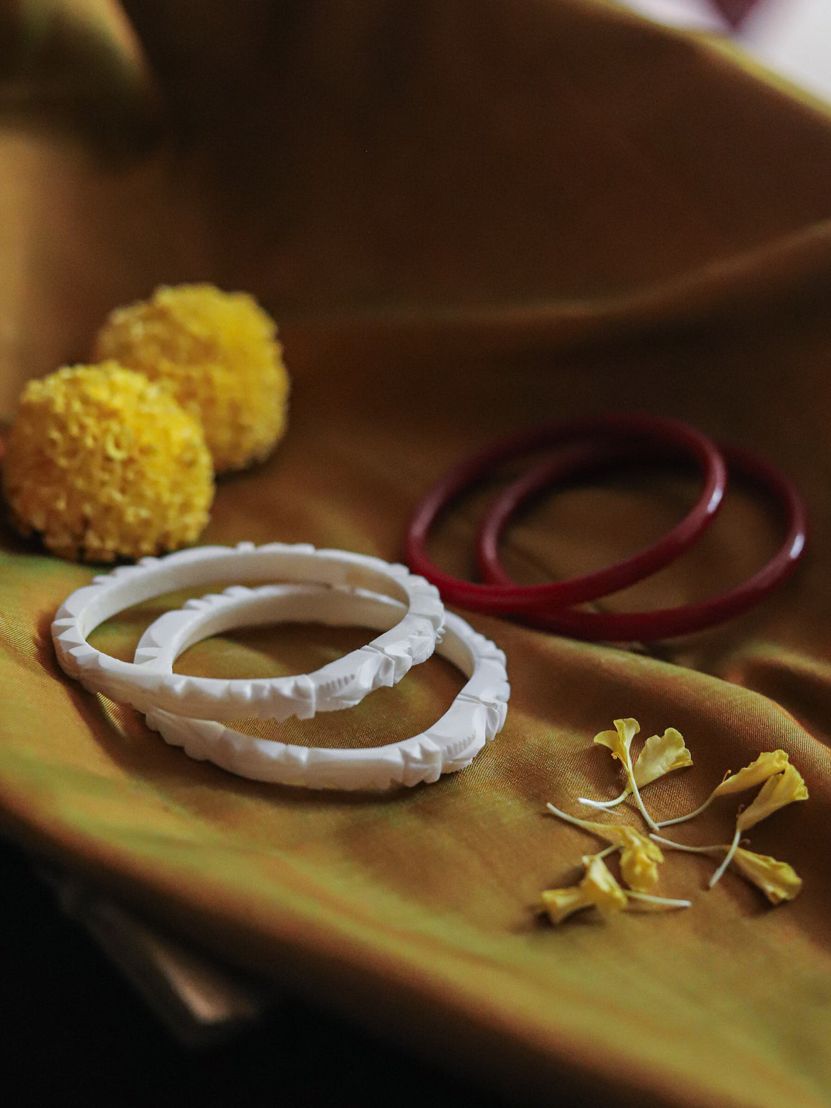 Handcarved Shakha Pola (2.4 Inch)