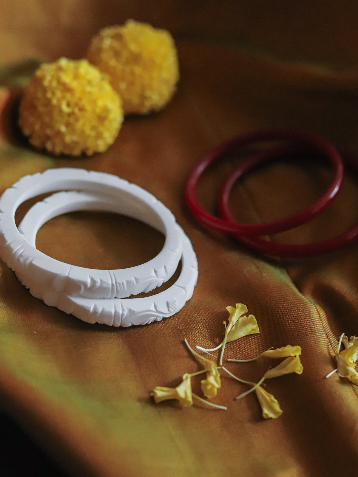 Handcarved Shakha Pola (2.4 Inch)