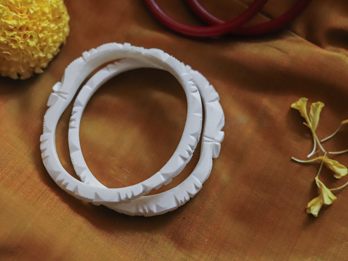 Handcarved Shakha Pola (2.4 Inch)