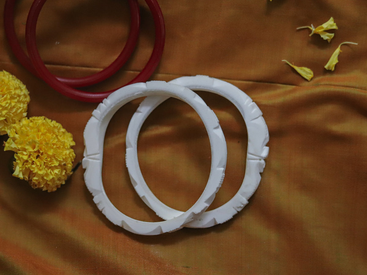 Handcarved Shakha Pola (2.4 Inch)