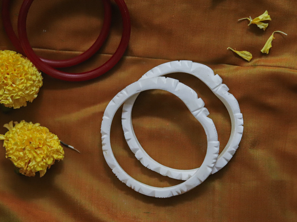 Handcarved Shakha Pola (2.4 Inch)