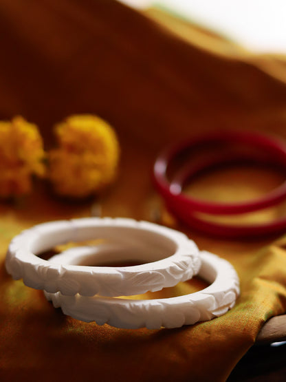 Handcarved Shakha Pola Bangle Pair (2.2 Inch)