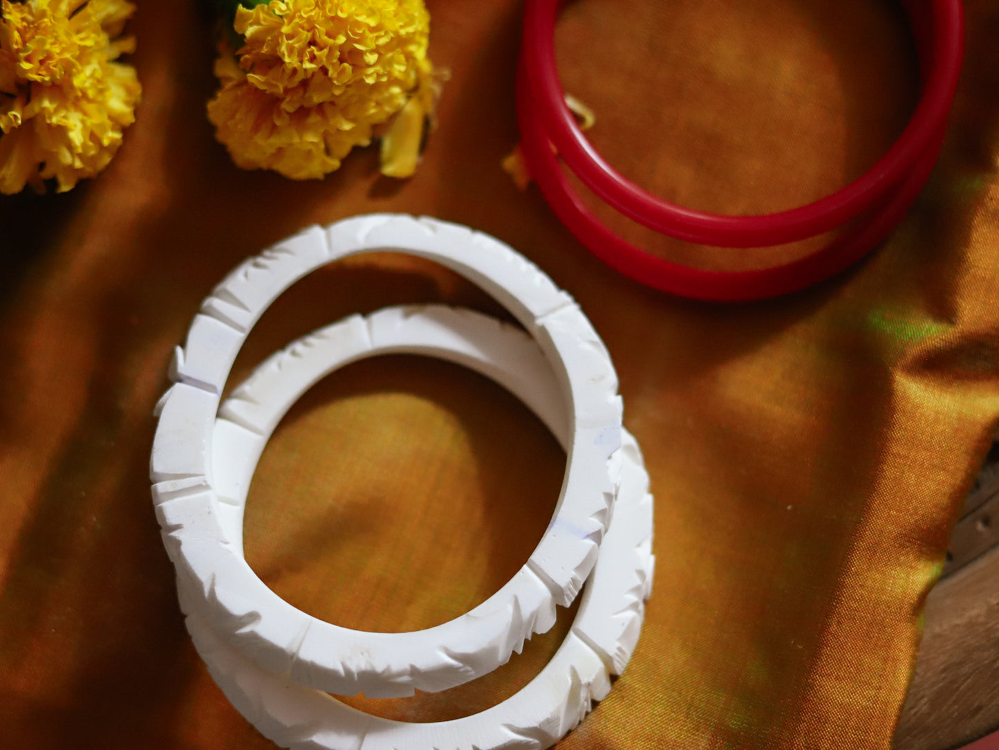 Handcarved Shakha Pola Bangle Pair (2.6 Inch)