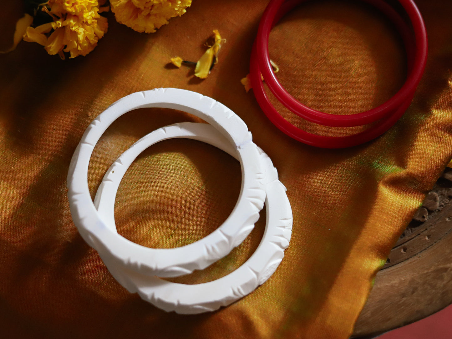 Handcarved Shakha Pola Bangle Pair (2.6 Inch)