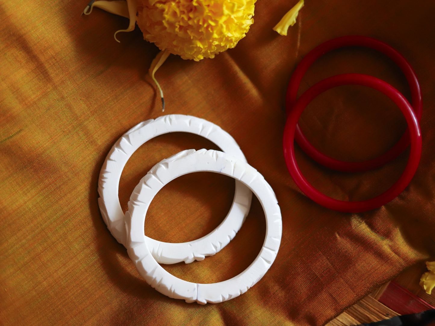 Handcarved Shakha Pola Bangle Pair (2.2 Inch)