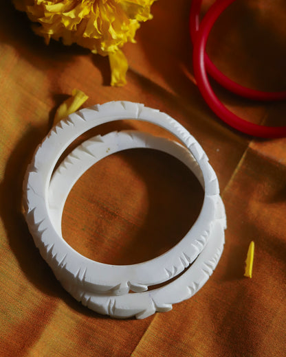 Handcarved Shakha Pola Bangle Pair (2.6 Inch)