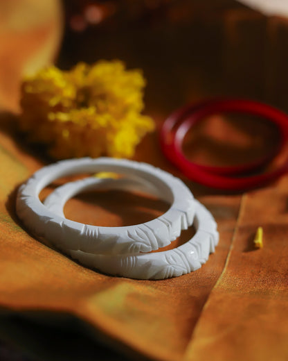 Handcarved Shakha Pola Bangle Pair (2.6 Inch)