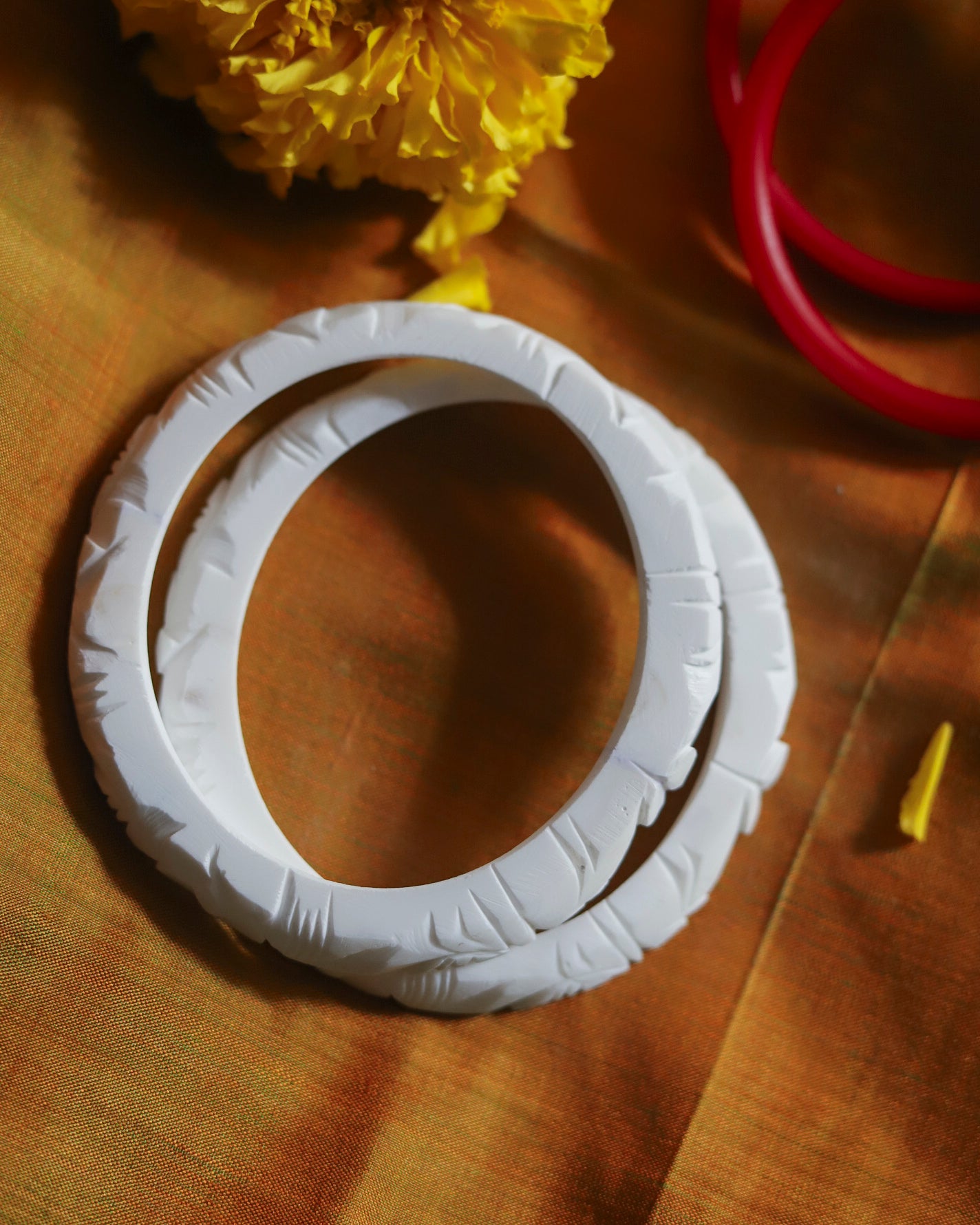 Handcarved Shakha Pola Bangle Pair (2.6 Inch)