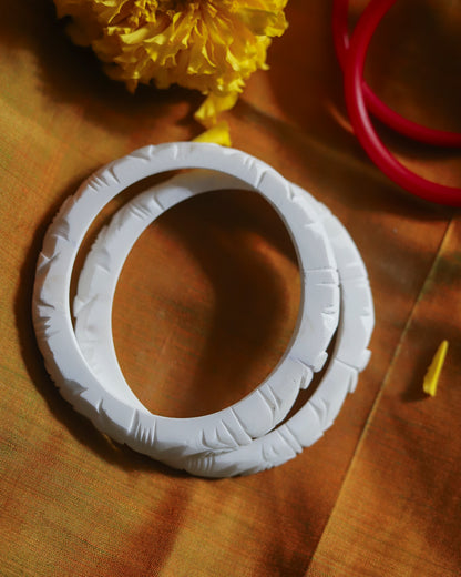 Handcarved Shakha Pola Bangle Pair (2.6 Inch)