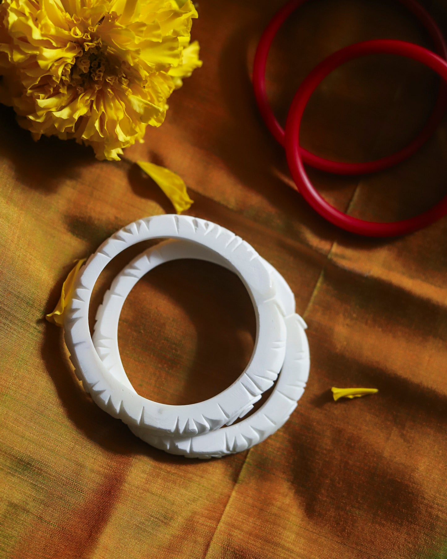 Handcarved Shakha Pola Bangle Pair (2.2 Inch)