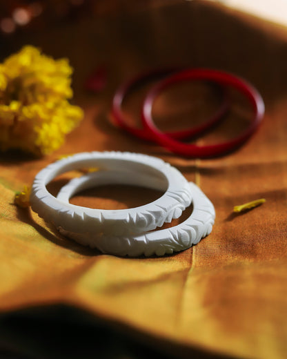 Handcarved Shakha Pola Bangle Pair (2.2 Inch)
