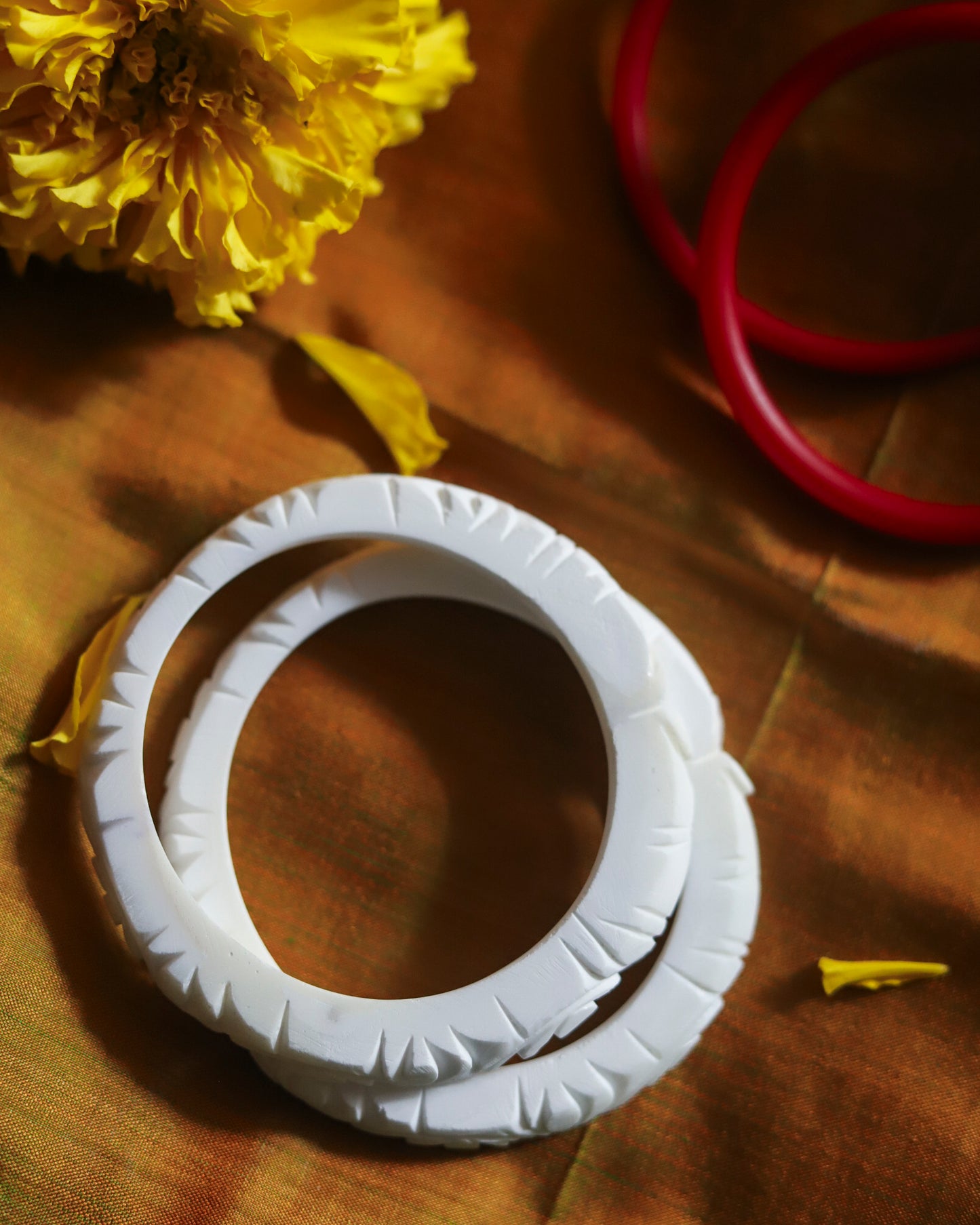 Handcarved Shakha Pola Bangle Pair (2.2 Inch)