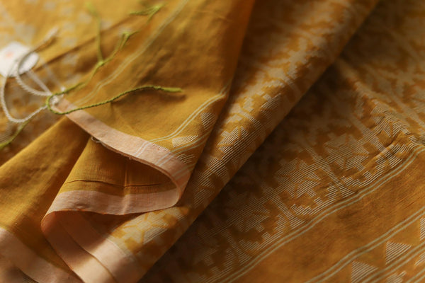 Handwoven Bengal Cotton Saree in Jamdani design