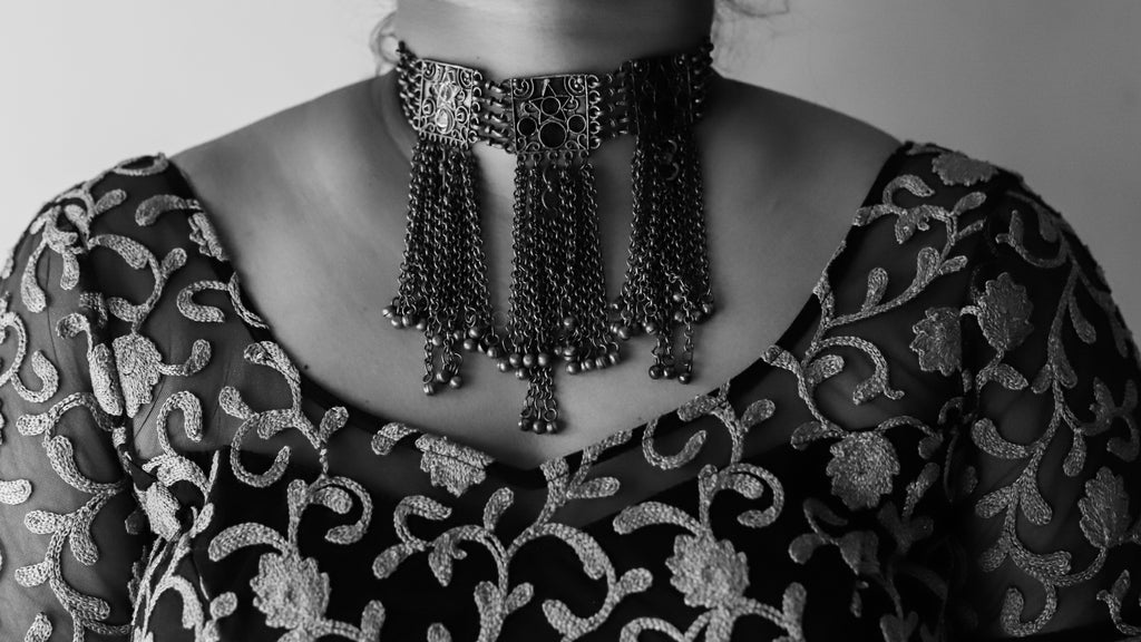 Sana Kundan Necklace Set - Black | FashionCrab.com